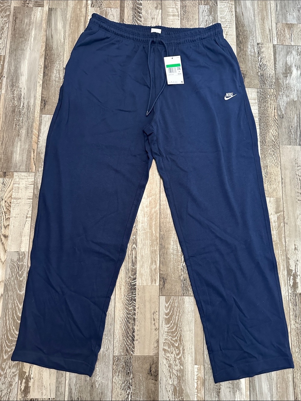 Nike Mens Navy Jogger Sweatpants with White Swoosh. NWT!